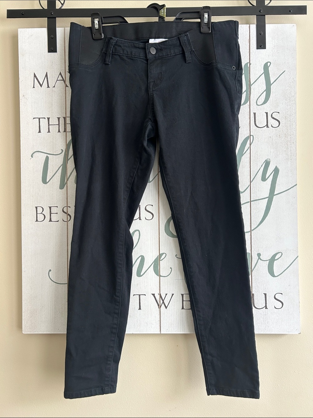Isabel Maternity by Ingrid & Isabel jeans and jeggings bundle, size 6/28R - Picture 2 of 16